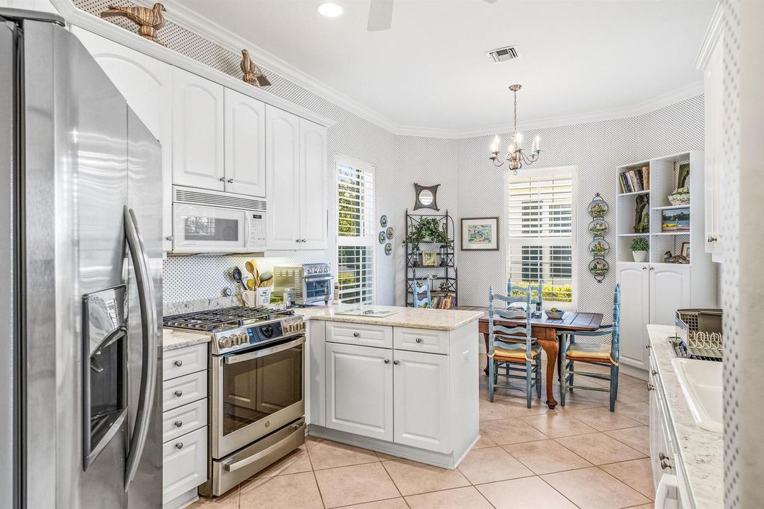 4685 St James Avenue-6