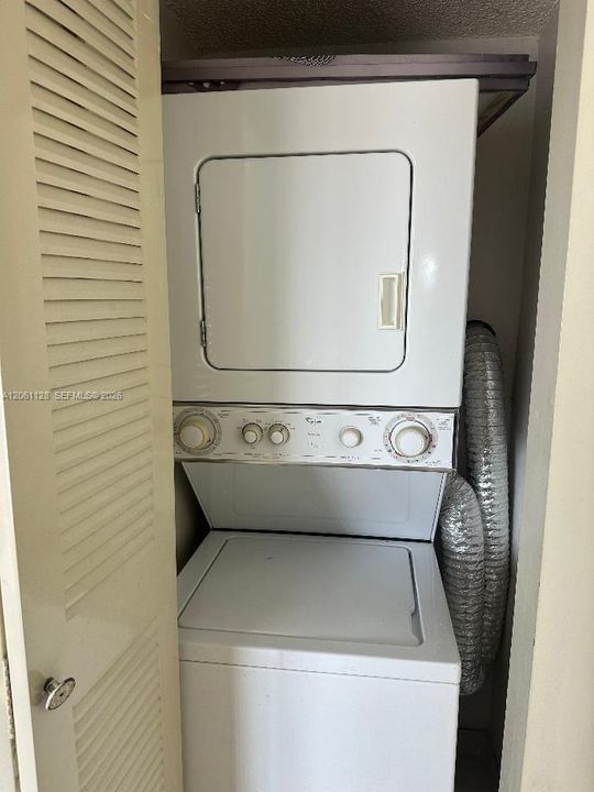 En Venta: $245,000 (2 camas, 2 baños, 796 Pies cuadrados)