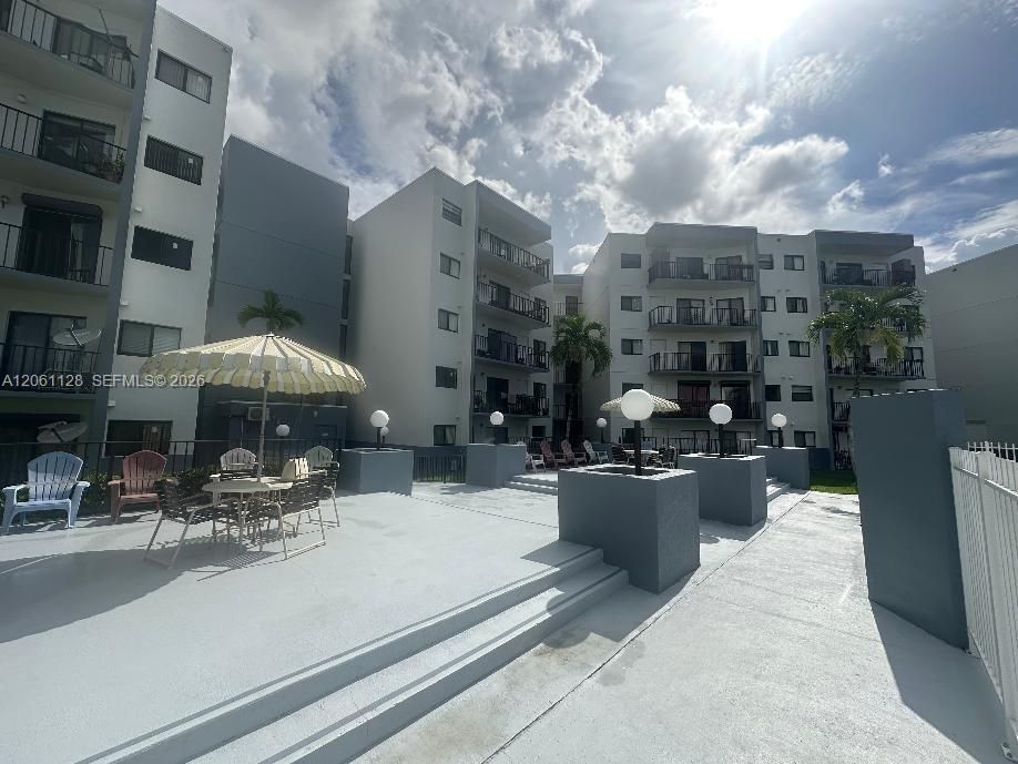 En Venta: $245,000 (2 camas, 2 baños, 796 Pies cuadrados)