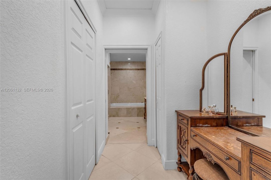 For Sale: $3,295,000 (6 beds, 5 baths, 5417 Square Feet)