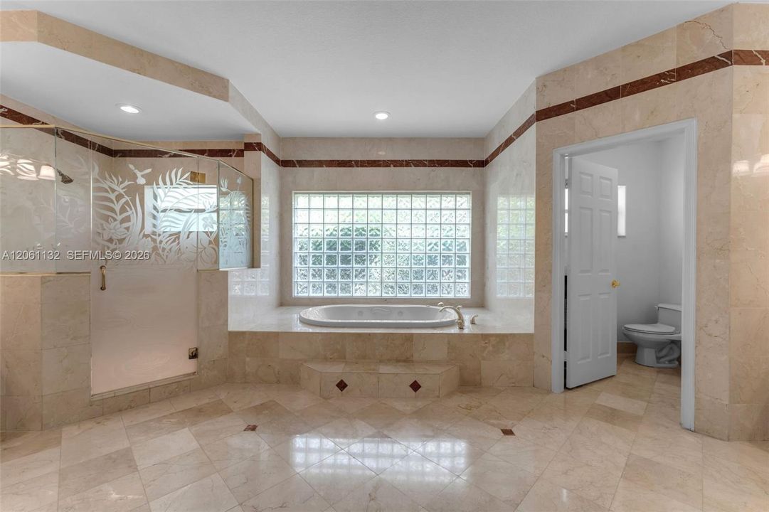 For Sale: $3,295,000 (6 beds, 5 baths, 5417 Square Feet)