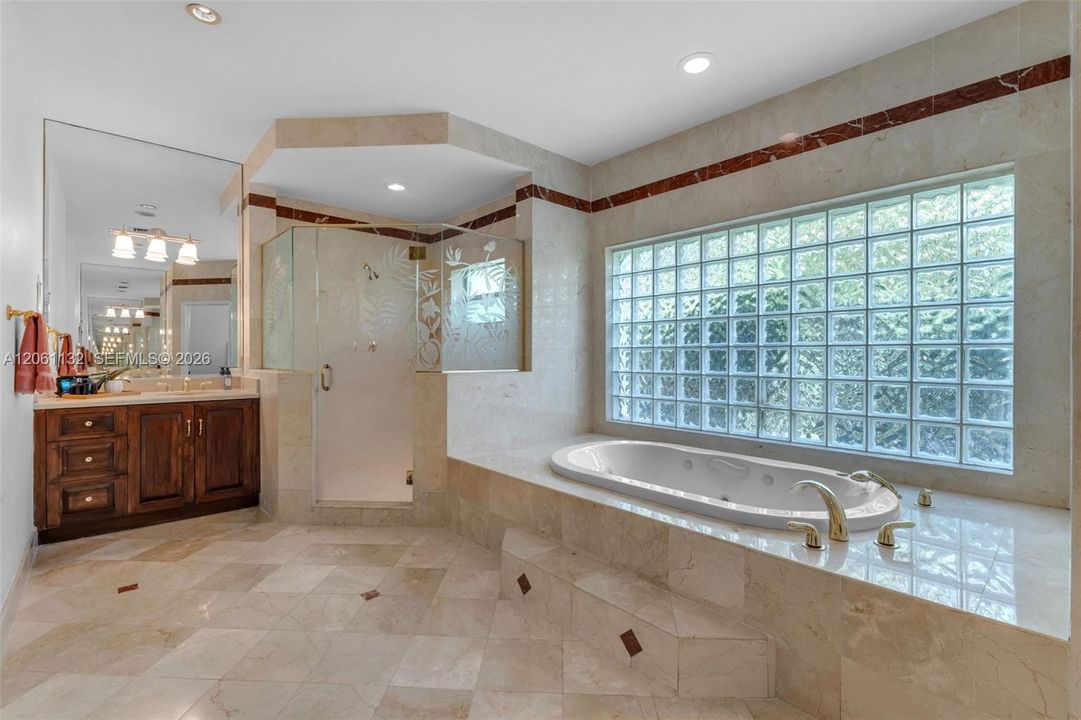 For Sale: $3,295,000 (6 beds, 5 baths, 5417 Square Feet)