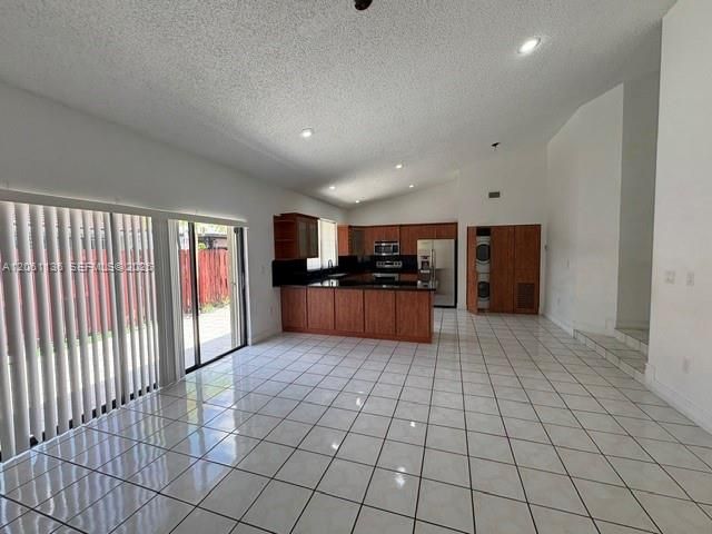 En Renta: $2,400 (2 camas, 1 baños, 1107 Pies cuadrados)