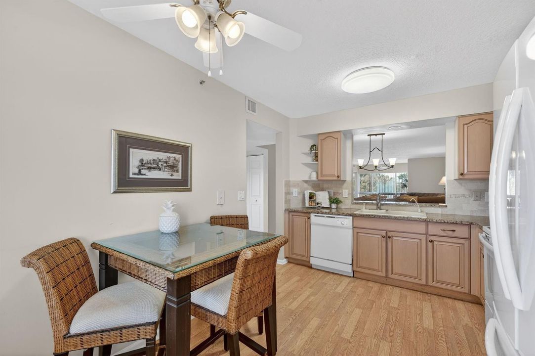 Dine-in Kitchen