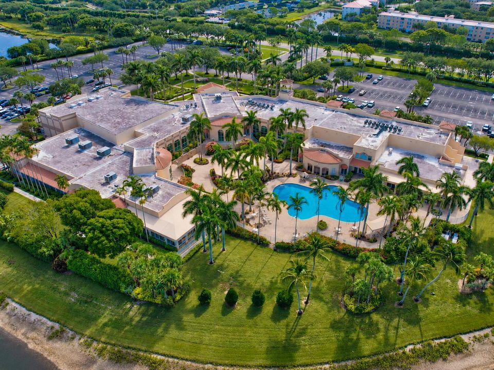 71 Clubhouse Aerial