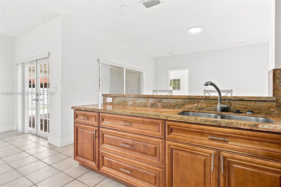 En Venta: $724,999 (3 camas, 2 baños, 1650 Pies cuadrados)