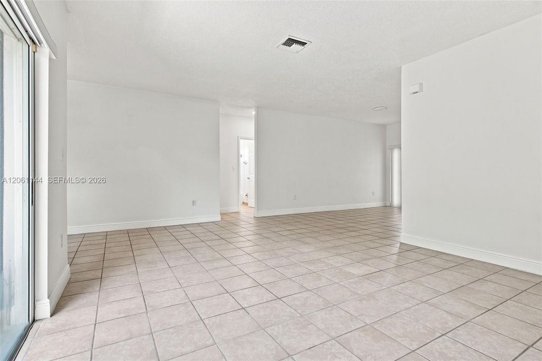 En Venta: $724,999 (3 camas, 2 baños, 1650 Pies cuadrados)