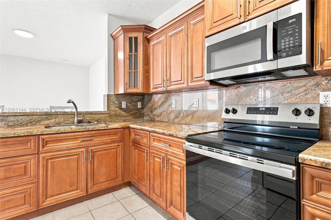 En Venta: $724,999 (3 camas, 2 baños, 1650 Pies cuadrados)