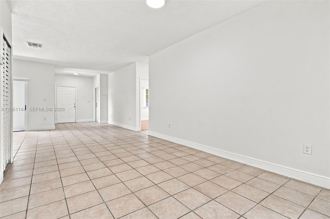 En Venta: $724,999 (3 camas, 2 baños, 1650 Pies cuadrados)