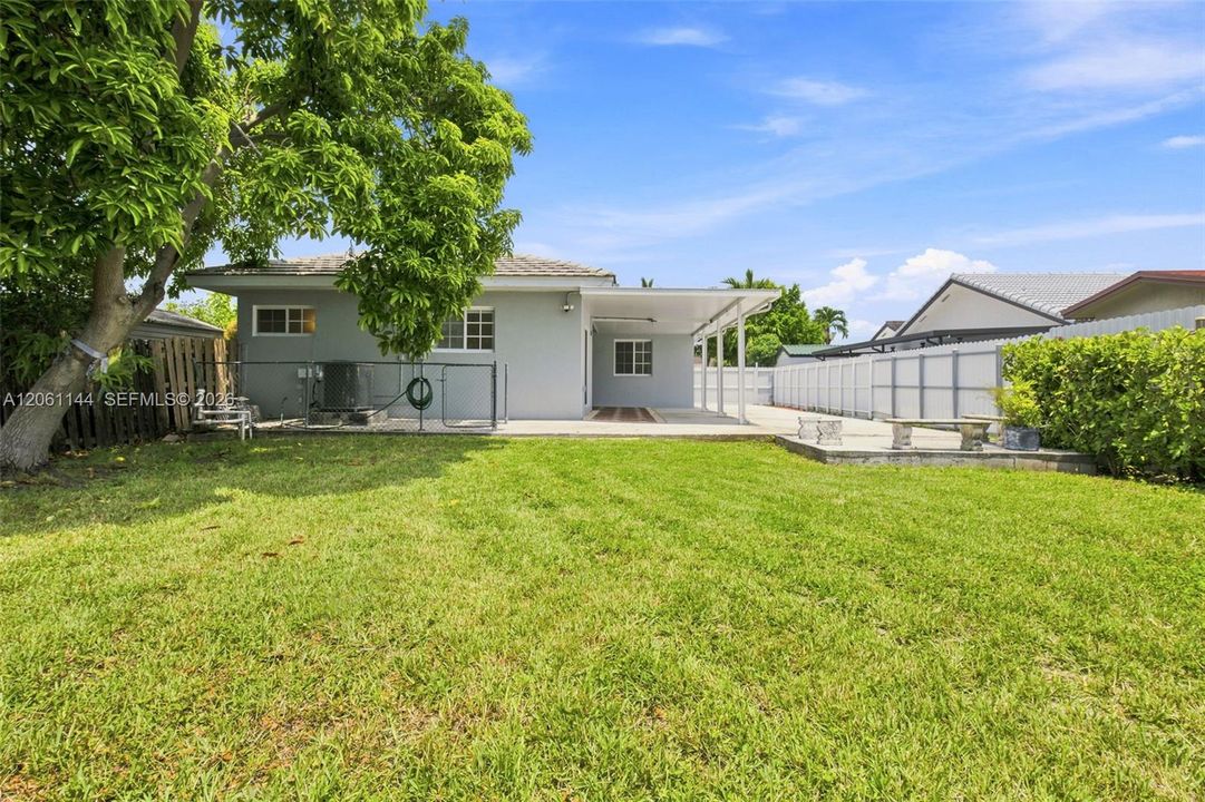 En Venta: $724,999 (3 camas, 2 baños, 1650 Pies cuadrados)
