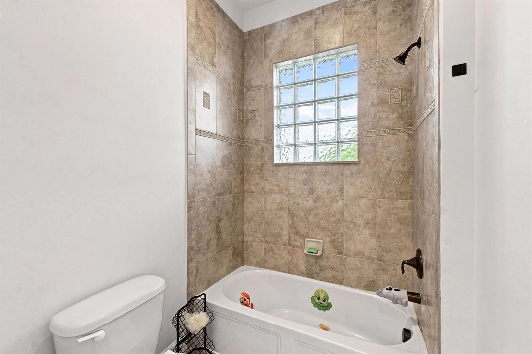 11883 NW 79th Ct _046