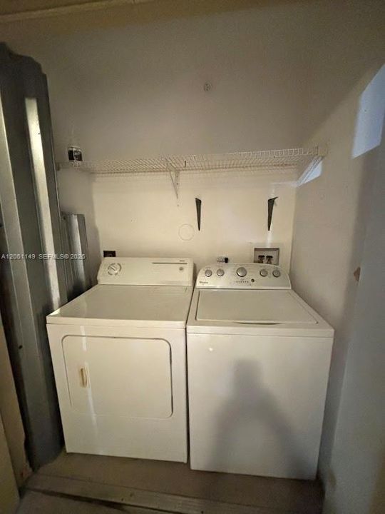 На продажу: $239,900 (2 спален, 1 ванн, 747 Квадратных фут)