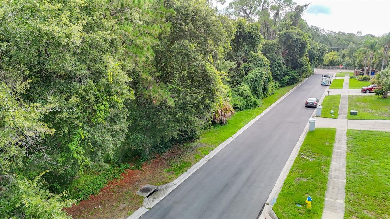 For Sale: $525,000 (1.01 acres)