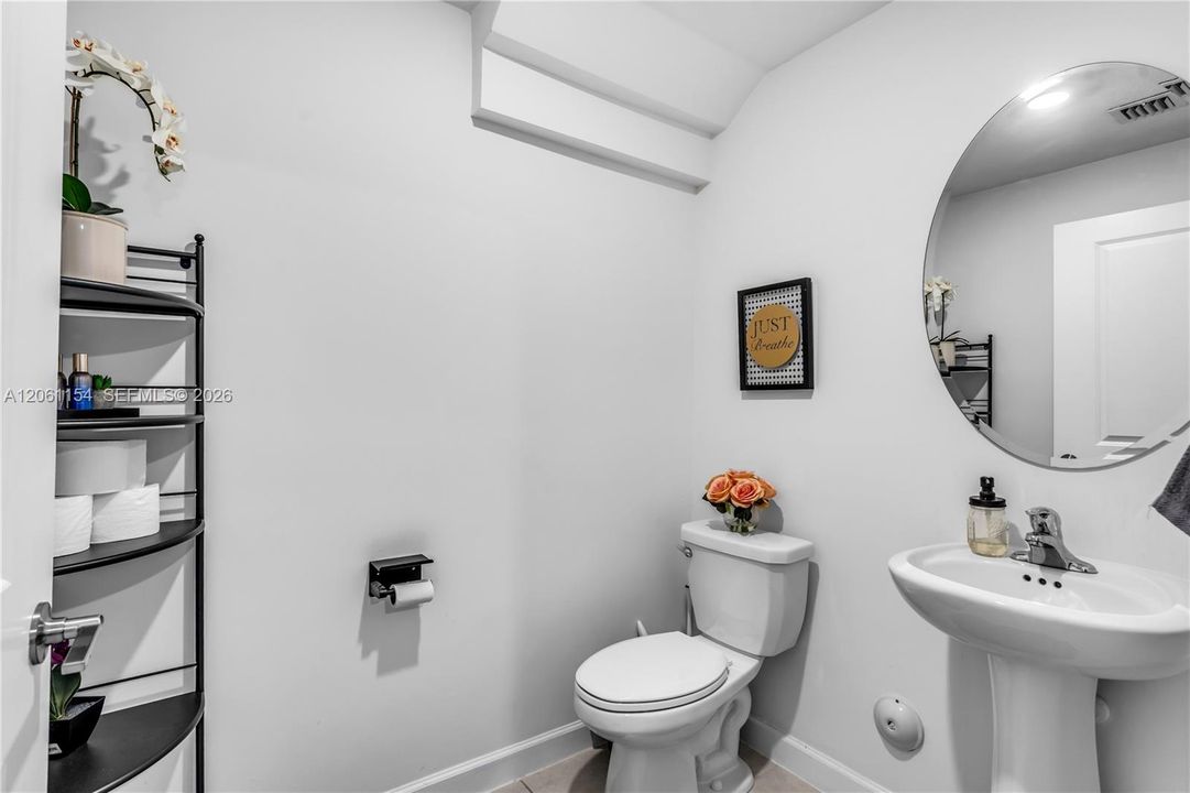 En Venta: $630,000 (3 camas, 2 baños, 1756 Pies cuadrados)