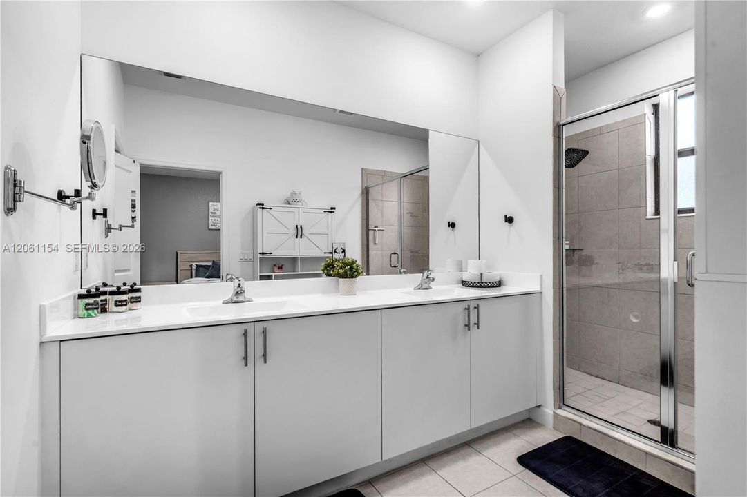 En Venta: $630,000 (3 camas, 2 baños, 1756 Pies cuadrados)
