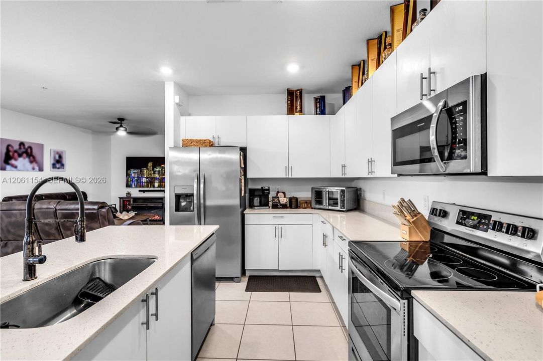 En Venta: $630,000 (3 camas, 2 baños, 1756 Pies cuadrados)