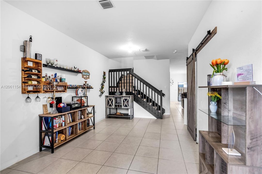 En Venta: $630,000 (3 camas, 2 baños, 1756 Pies cuadrados)