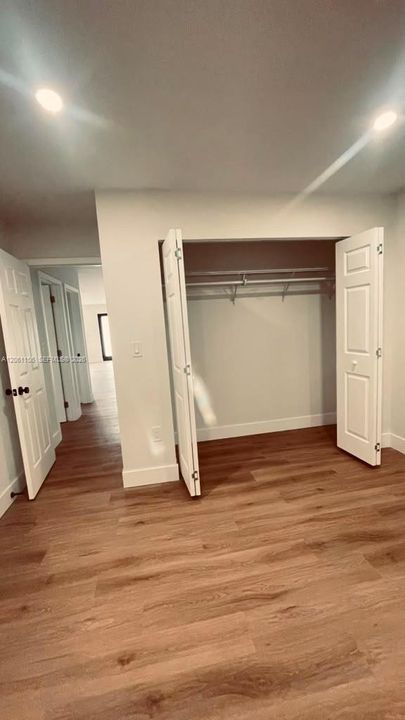 В аренду: $4,000 (6 спален, 4 ванн, 2969 Квадратных фут)