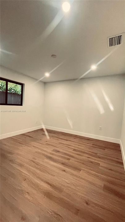 В аренду: $4,000 (6 спален, 4 ванн, 2969 Квадратных фут)