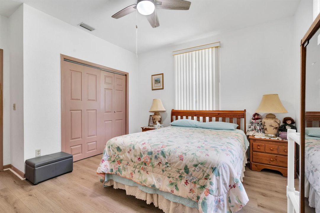 420 18TH AVE NE-17