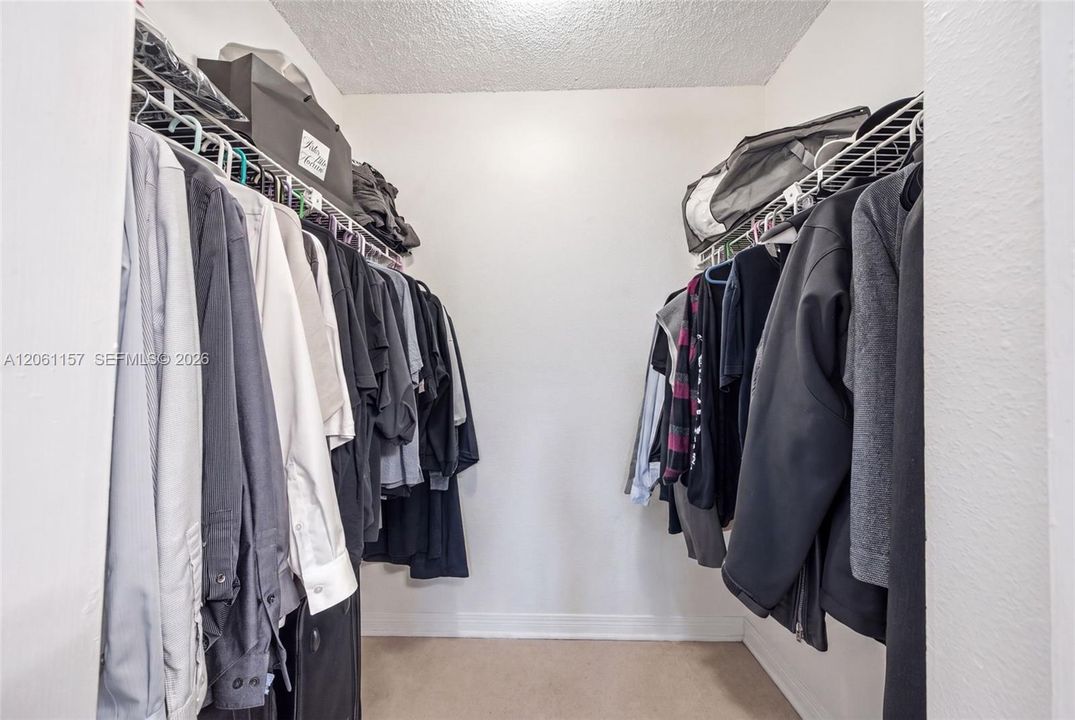 For Sale: $305,000 (2 beds, 2 baths, 1235 Square Feet)