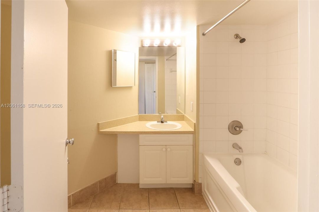 В аренду: $3,200 (3 спален, 2 ванн, 1447 Квадратных фут)