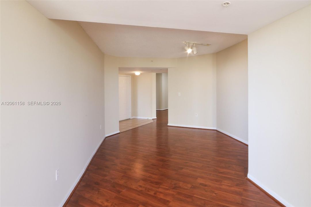 В аренду: $3,200 (3 спален, 2 ванн, 1447 Квадратных фут)