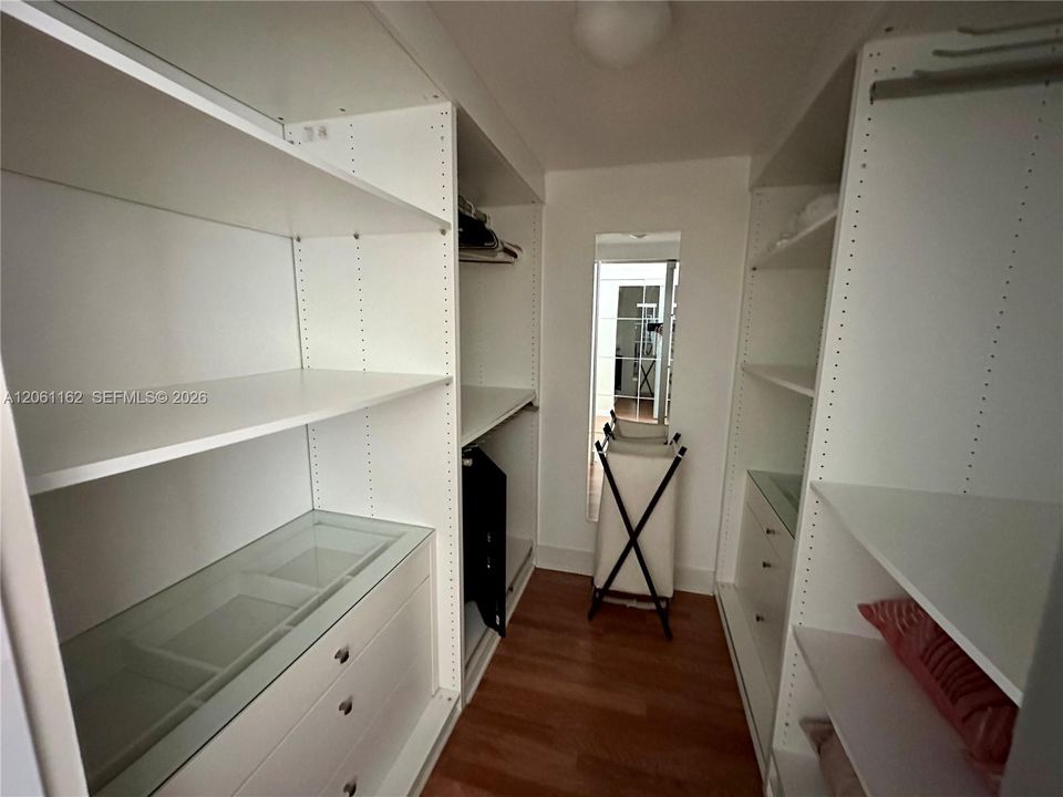 For Rent: $3,100 (1 beds, 1 baths, 791 Square Feet)