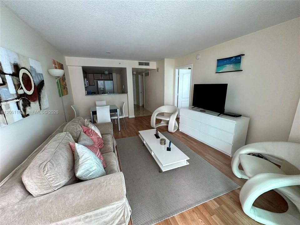 For Rent: $3,100 (1 beds, 1 baths, 791 Square Feet)