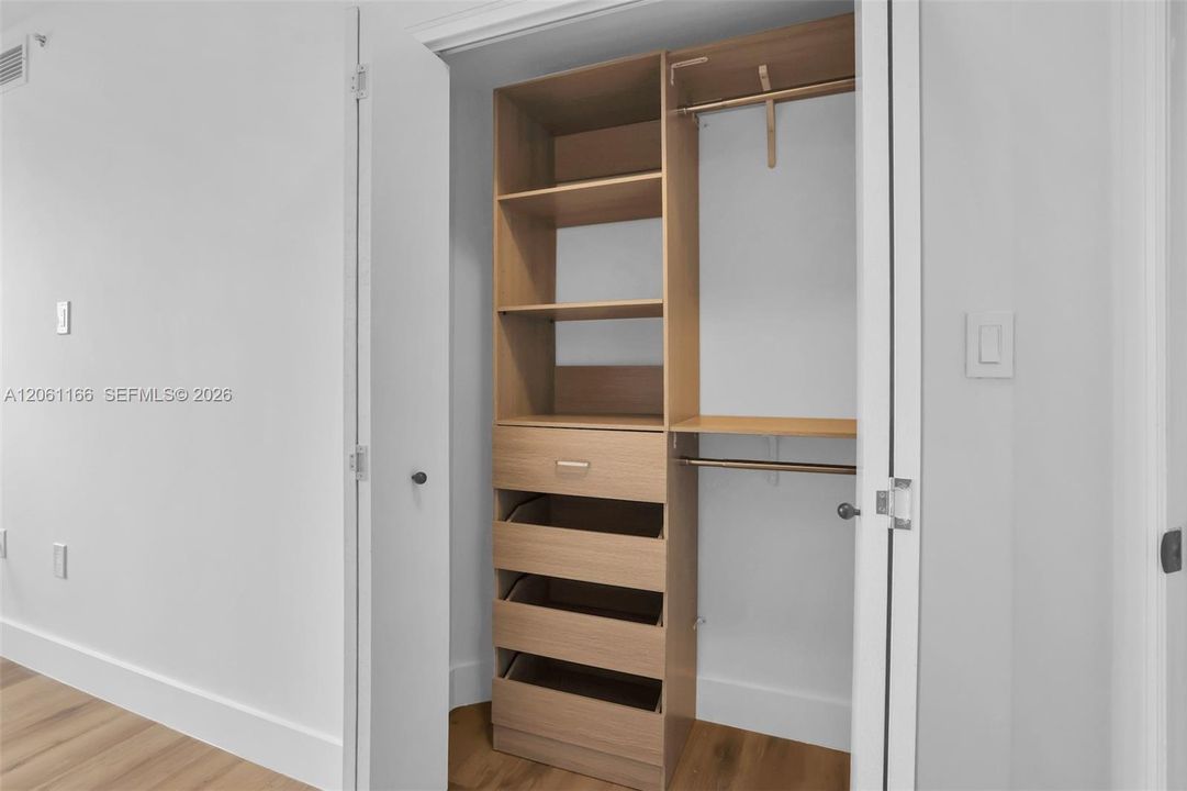 В аренду: $7,000 (2 спален, 2 ванн, 1269 Квадратных фут)