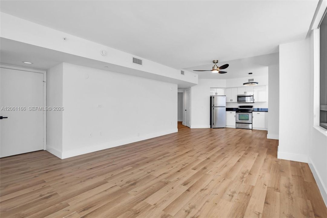 В аренду: $7,000 (2 спален, 2 ванн, 1269 Квадратных фут)