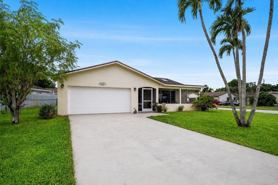 22217_SW_64th_Ter_Exterior_003