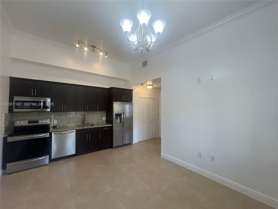 В аренду: $1,900 (1 спален, 1 ванн, 690 Квадратных фут)