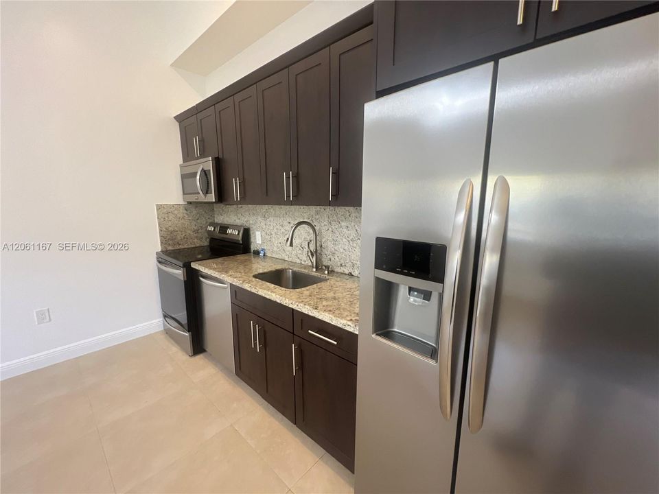 В аренду: $1,900 (1 спален, 1 ванн, 690 Квадратных фут)