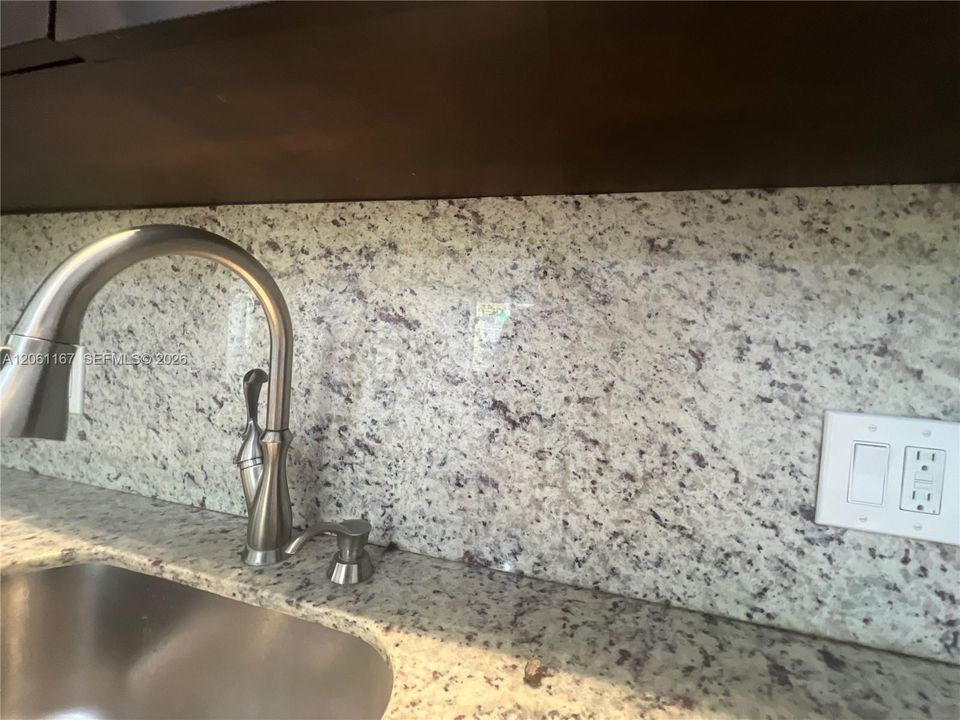 В аренду: $1,900 (1 спален, 1 ванн, 690 Квадратных фут)