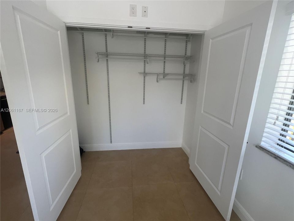 В аренду: $1,900 (1 спален, 1 ванн, 690 Квадратных фут)
