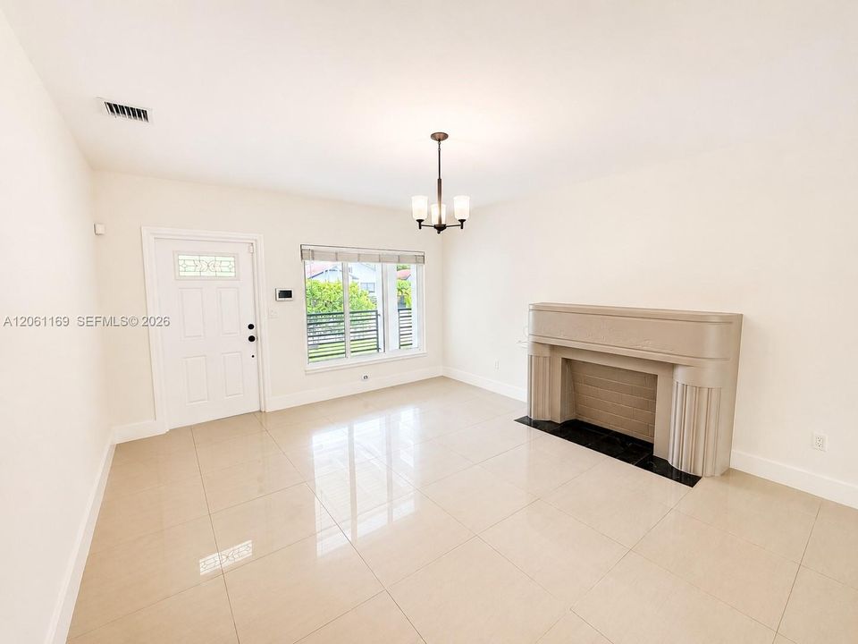 В аренду: $4,900 (3 спален, 2 ванн, 1526 Квадратных фут)