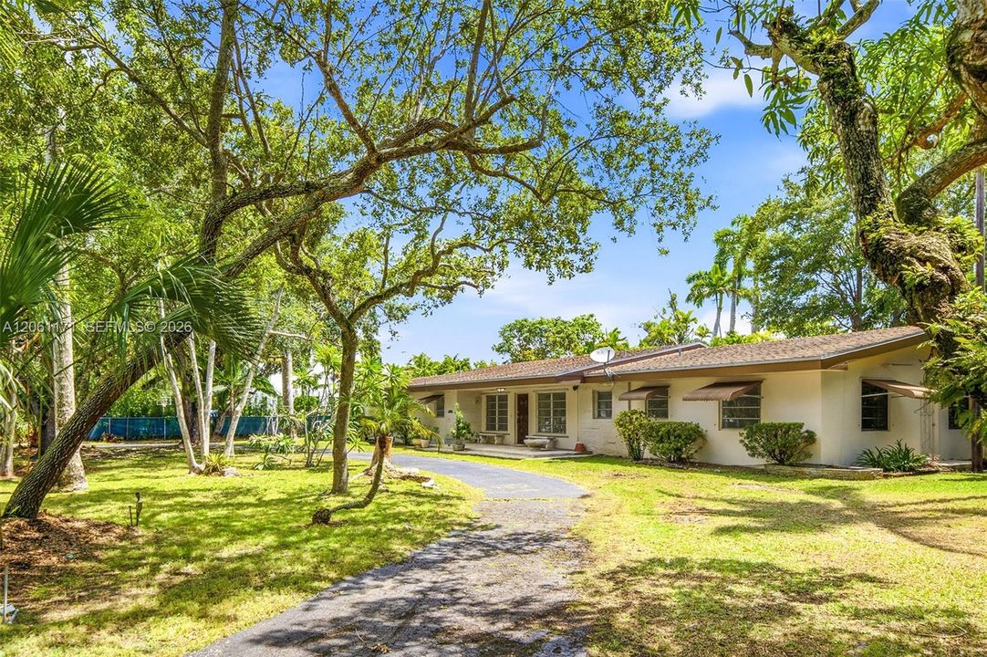 En Venta: $1,975,000 (4 camas, 3 baños, 1888 Pies cuadrados)