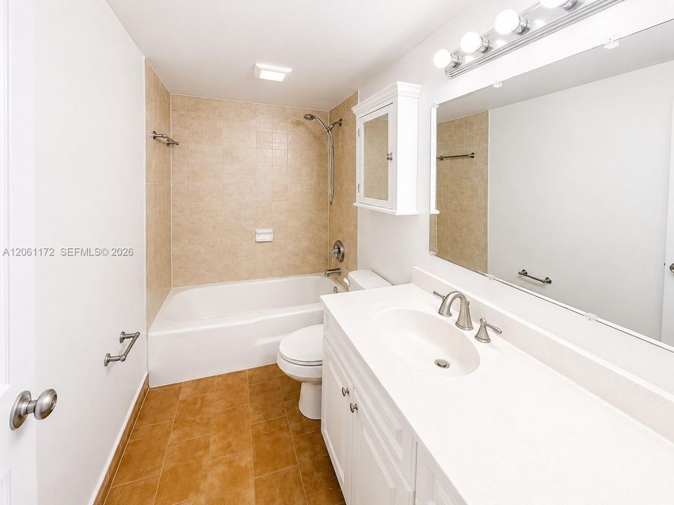 В аренду: $2,350 (2 спален, 2 ванн, 955 Квадратных фут)