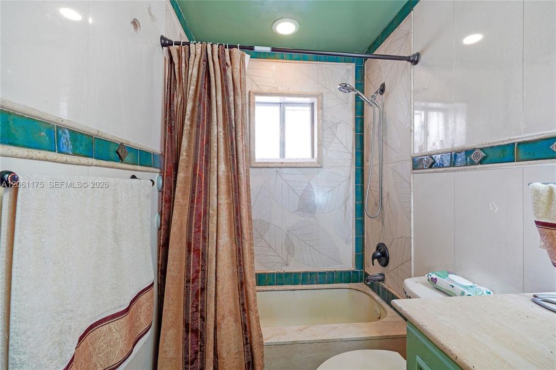 На продажу: $540,000 (4 спален, 2 ванн, 1652 Квадратных фут)