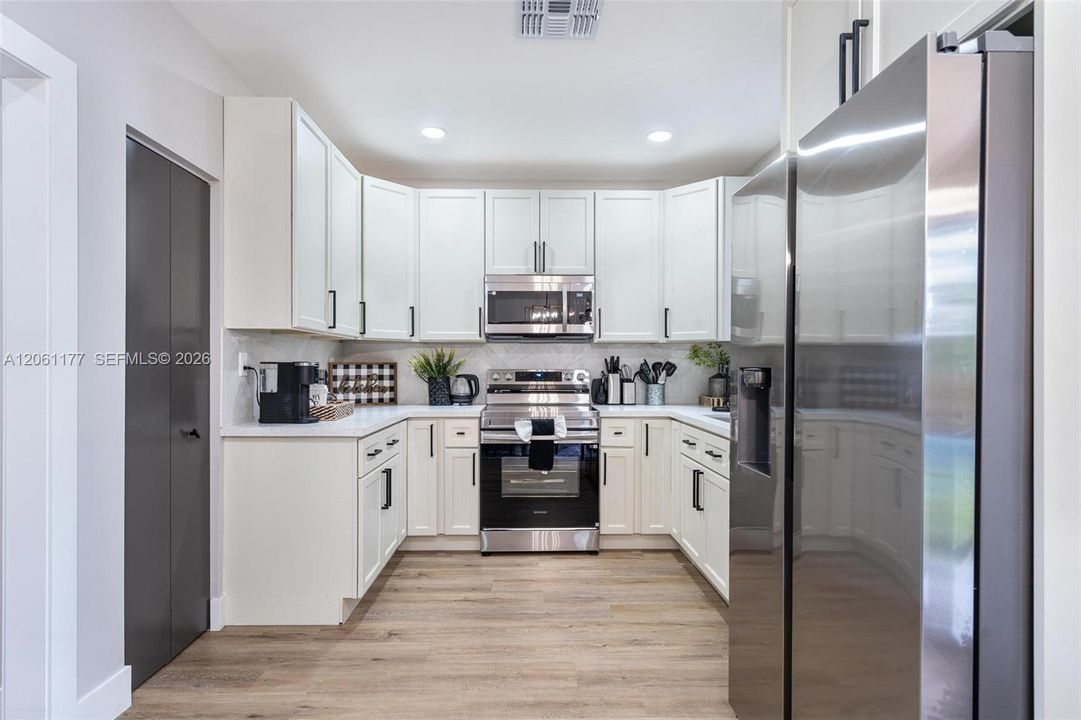 Active With Contract: $630,000 (4 beds, 3 baths, 1542 Square Feet)