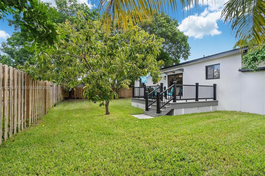 Active With Contract: $630,000 (4 beds, 3 baths, 1542 Square Feet)