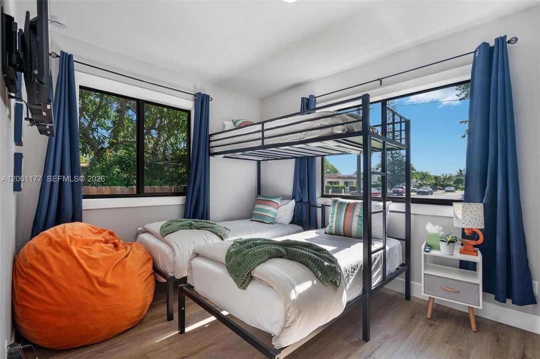 Active With Contract: $630,000 (4 beds, 3 baths, 1542 Square Feet)