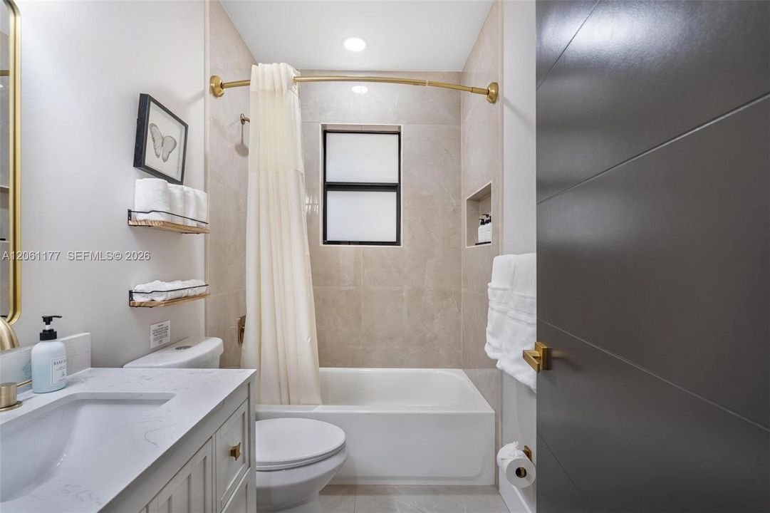 Active With Contract: $630,000 (4 beds, 3 baths, 1542 Square Feet)