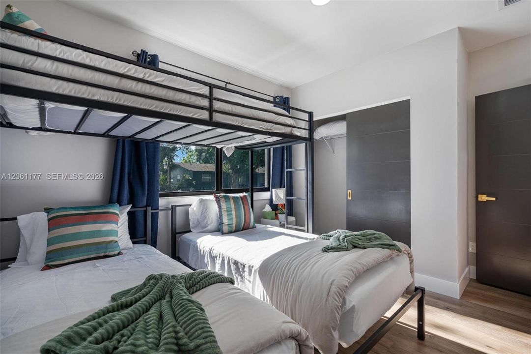 Active With Contract: $630,000 (4 beds, 3 baths, 1542 Square Feet)