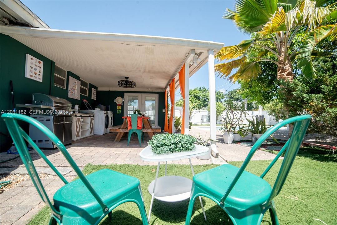 En Venta: $710,000 (3 camas, 2 baños, 1260 Pies cuadrados)