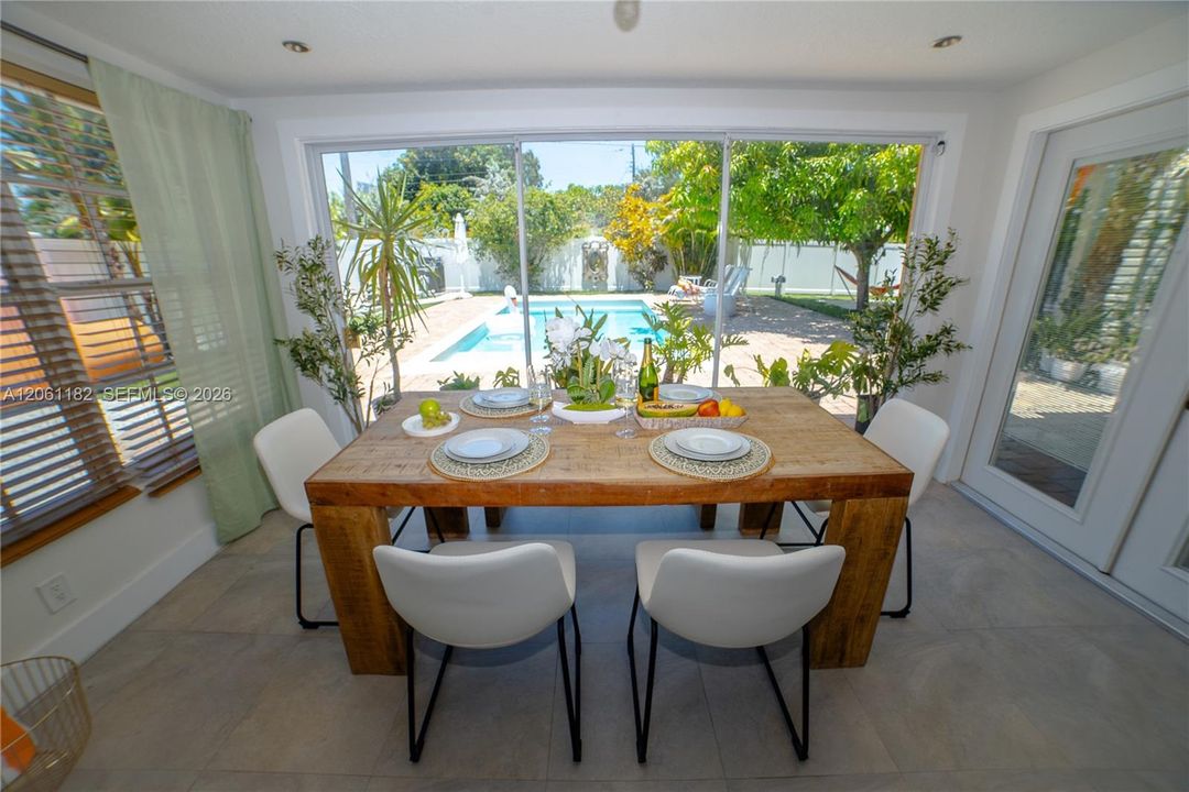 En Venta: $710,000 (3 camas, 2 baños, 1260 Pies cuadrados)