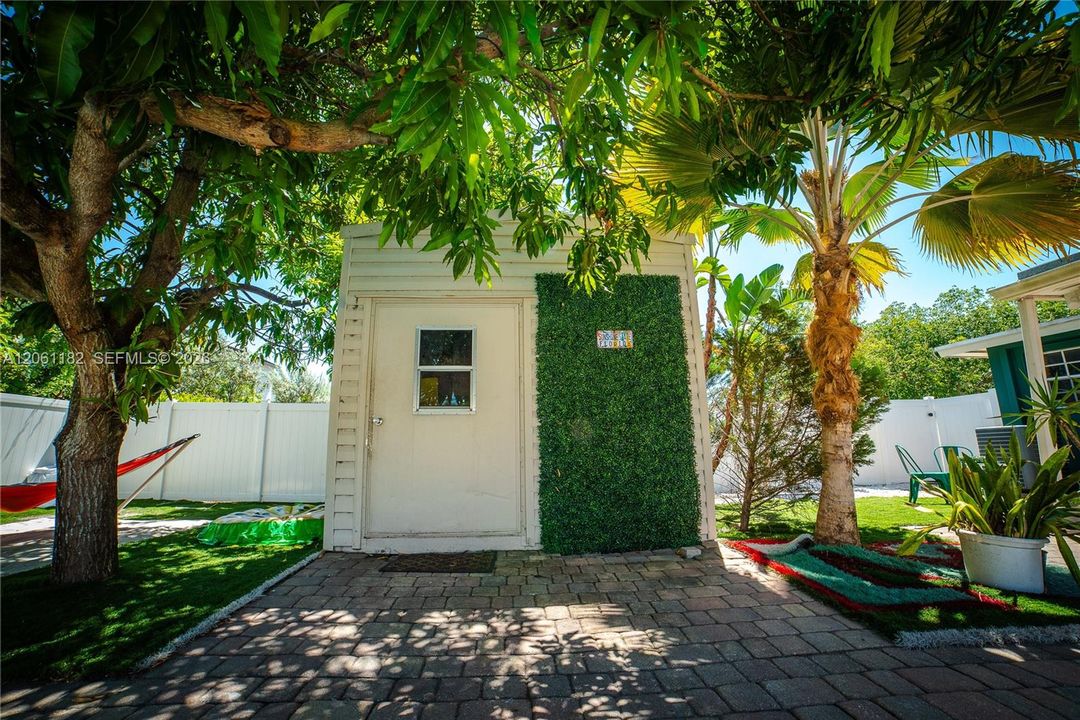 En Venta: $710,000 (3 camas, 2 baños, 1260 Pies cuadrados)