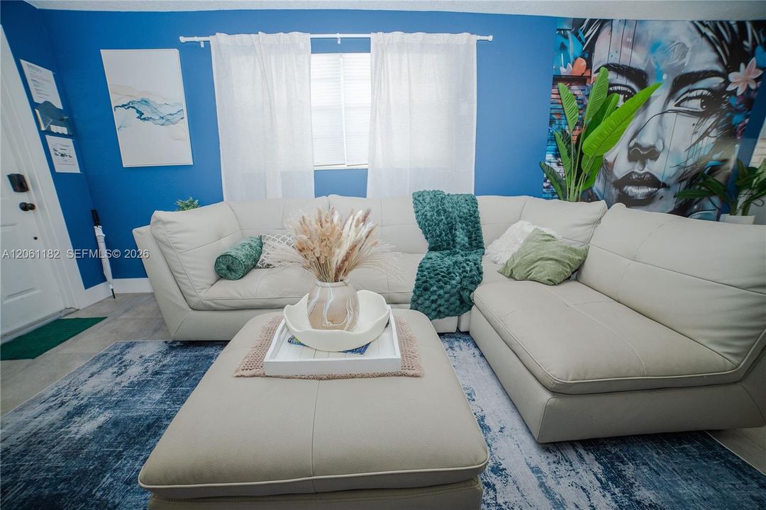 En Venta: $710,000 (3 camas, 2 baños, 1260 Pies cuadrados)