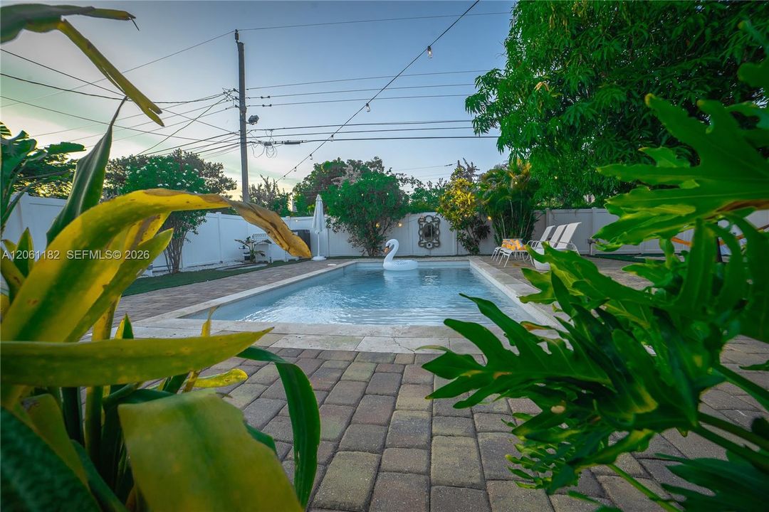 En Venta: $710,000 (3 camas, 2 baños, 1260 Pies cuadrados)